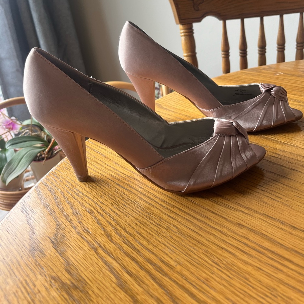 COPY - Brand new never worn rose gold peep toed heels